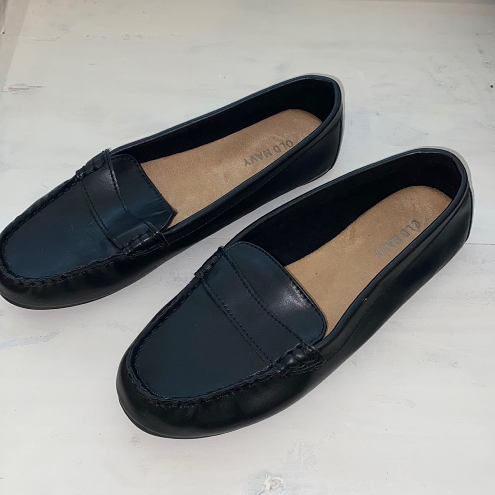 Old navy black size 6 loafer
